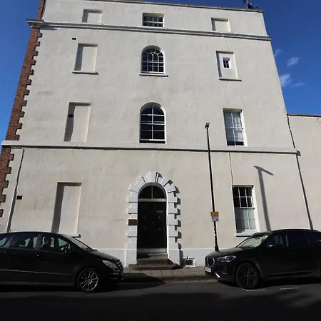 Pembroke View By N And N Stays, Spacious & Modern Executive In Grade 2 Listed Building, Close To Centre, Perfect Location While Visiting The Or Working In The Area Bristol