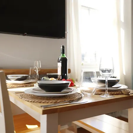 Pembroke View By N And N Stays, Spacious & Modern Executive In Grade 2 Listed Building, Close To Centre, Perfect Location While Visiting The Or Working In The Area Appartement *