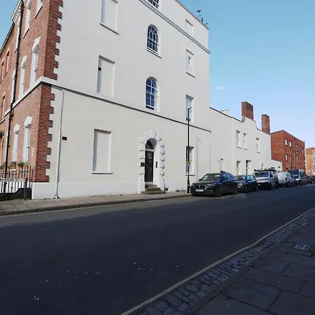 Appartement Pembroke View By N And N Stays, Spacious & Modern Executive In Grade 2 Listed Building, Close To Centre, Perfect Location While Visiting The Or Working In The Area *