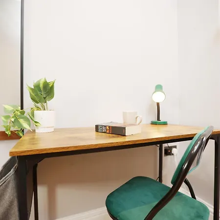 Pembroke View By N And N Stays, Spacious & Modern Executive In Grade 2 Listed Building, Close To Centre, Perfect Location While Visiting The Or Working In The Area Appartement