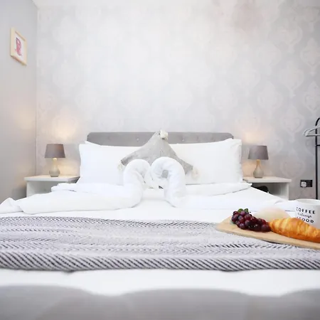 Appartement Pembroke View By N And N Stays, Spacious & Modern Executive In Grade 2 Listed Building, Close To Centre, Perfect Location While Visiting The Or Working In The Area Bristol