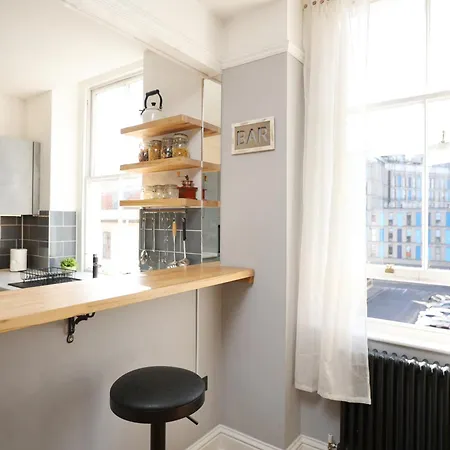 Appartement Pembroke View By N And N Stays, Spacious & Modern Executive In Grade 2 Listed Building, Close To Centre, Perfect Location While Visiting The Or Working In The Area