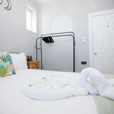Appartement Pembroke View By N And N Stays, Spacious & Modern Executive In Grade 2 Listed Building, Close To Centre, Perfect Location While Visiting The Or Working In The Area *